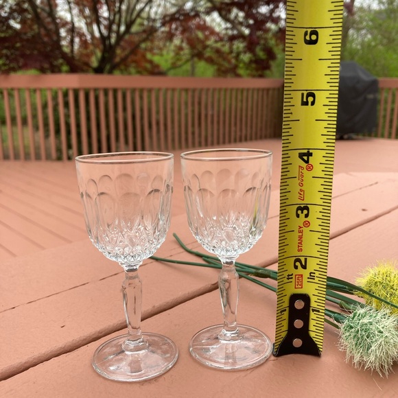 Wine glasses: etched vintage: small - Picture 2 of 2